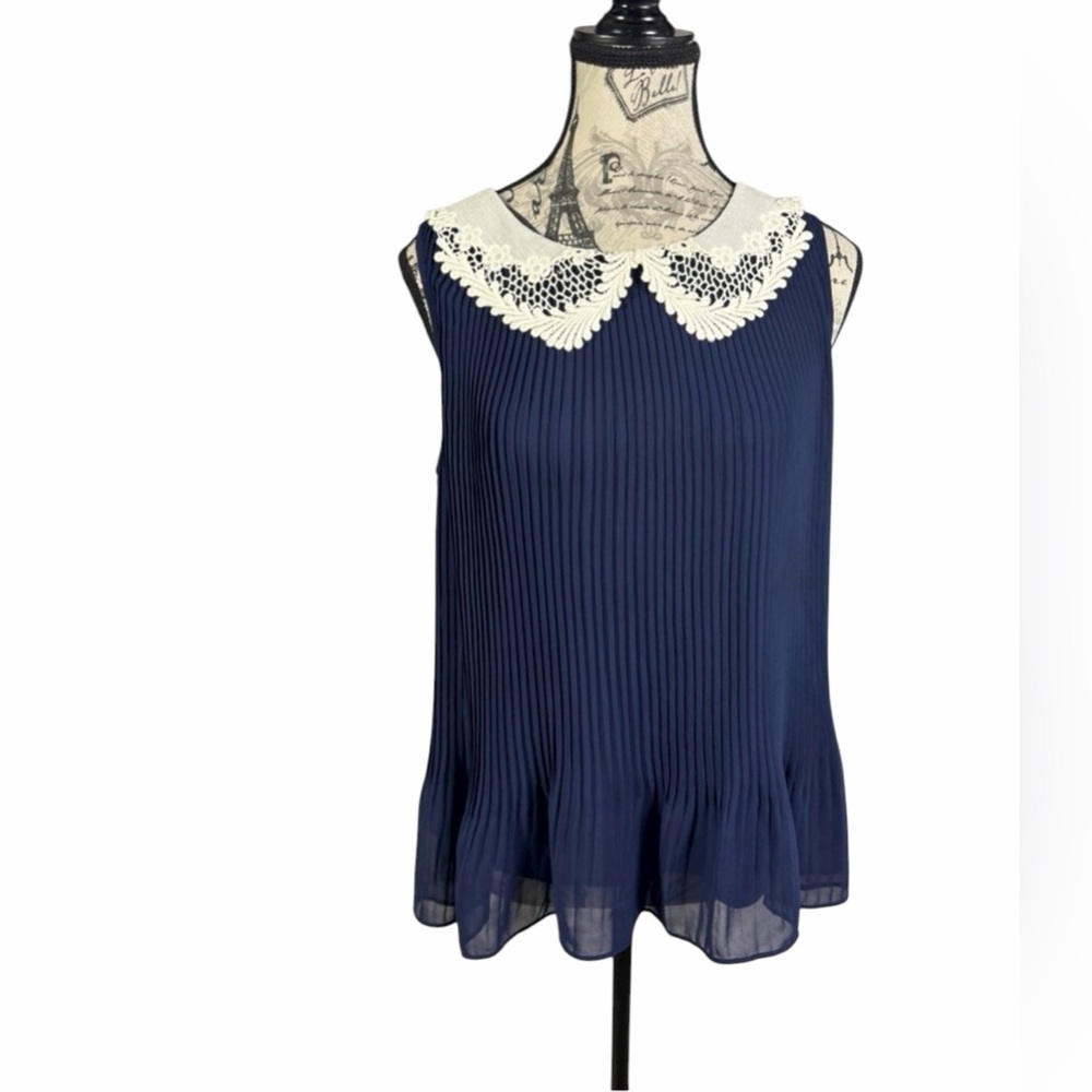 Lauren Conrad  Navy Blue Sleeveless Top with Keyhole Back Lace Collar Size M